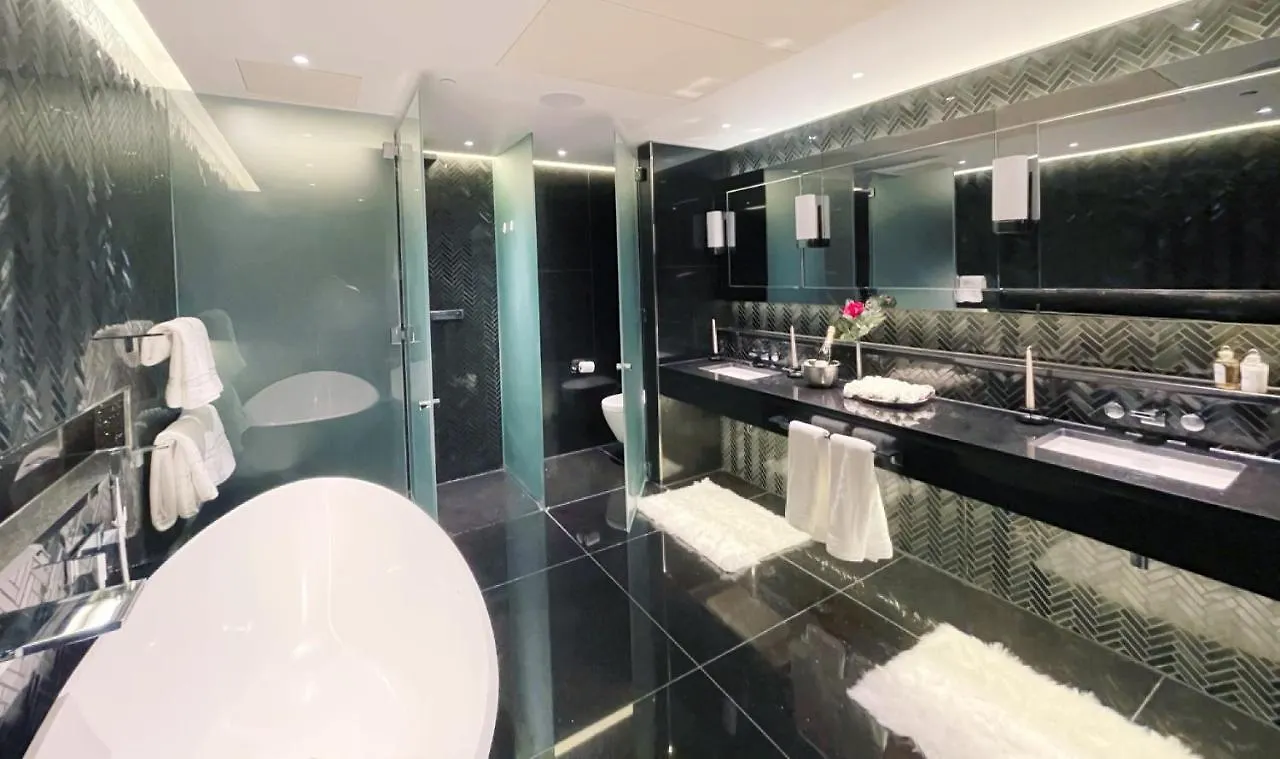 Homestay One Bedroom In Luxury Apartment On 30Th Floor In Central London With Breathtaking Skyline View Of Major Landmarks In London United Kingdom