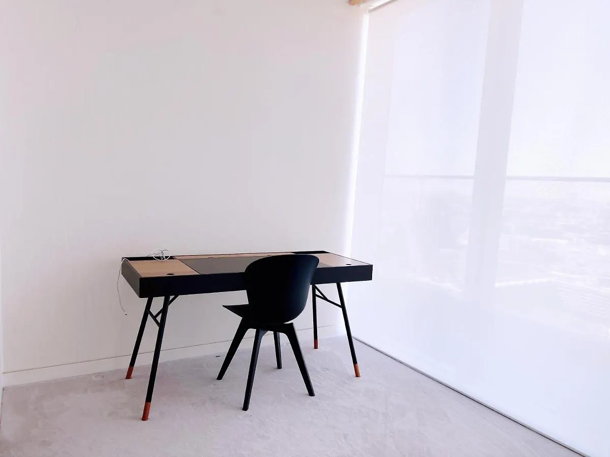 Homestay One Bedroom In Luxury Apartment On 30Th Floor In Central London With Breathtaking Skyline View Of Major Landmarks In London